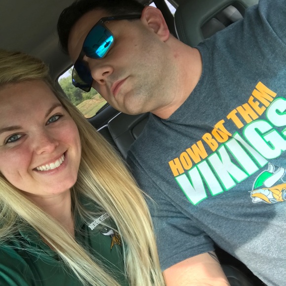 Meet your Posher, Candace - Picture 2 of 4